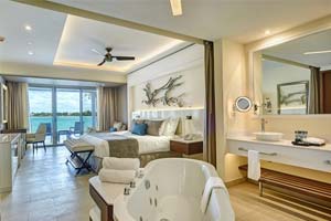 Diamond Club™ Luxury Junior Suite Ocean View